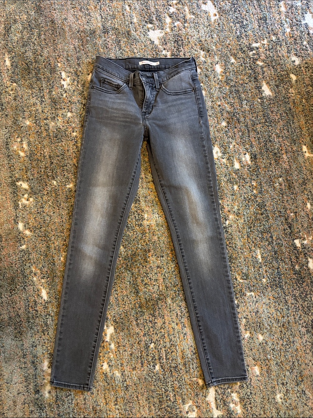 Levi's Women's Gray Skinny Jeans with Subtle Fade